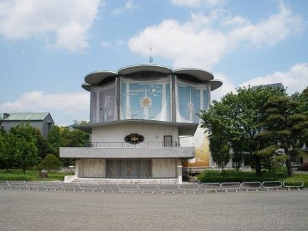 天守台の脇にある桃華楽堂