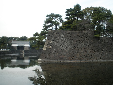 石垣の上には蓮池巽三重櫓があった
