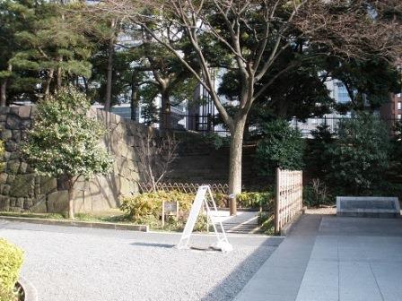 渡櫓門跡に残る石階段（雁木）